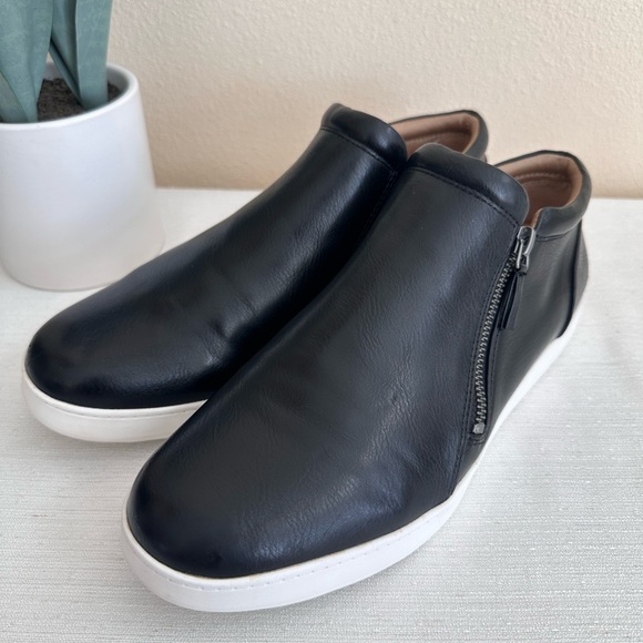 Life Stride Eden Soft System Black Faux Leather Zip Ankle Booties Women’s 10W - Picture 6 of 14